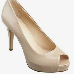 NWB Nine West Women's Peep-toe platform pumps